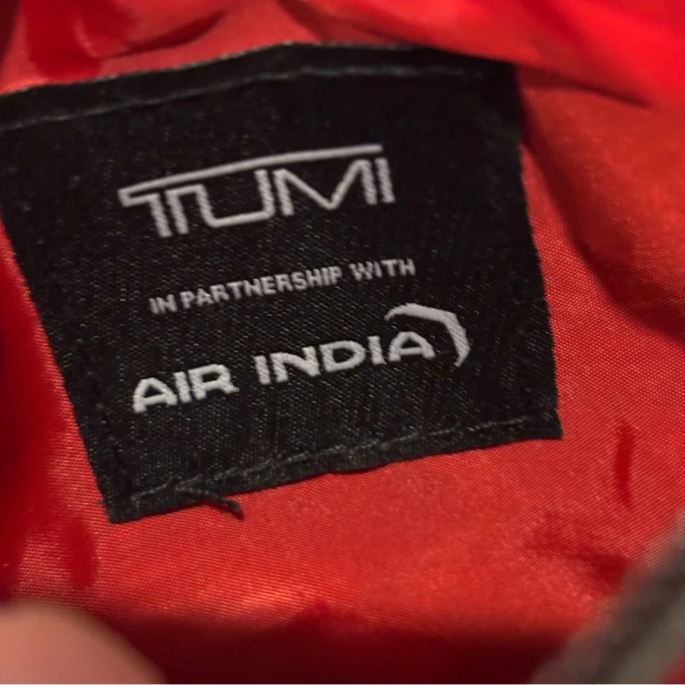 Tumi nylon zip cosmetic pouch